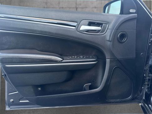 Used 2018 Chrysler 300 S AWD/4WD image 20