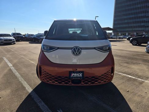 Used 2025 Volkswagen ID. Buzz Pro S Plus image 2