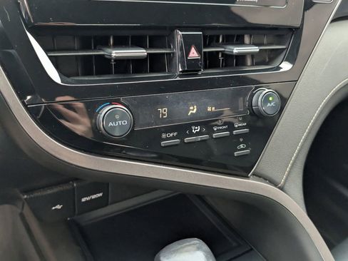 Used 2021 Toyota Camry SE image 14