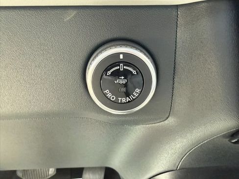 Used 2025 Lincoln Navigator L Reserve AWD/4WD image 25