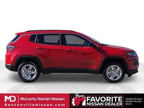 Used 2024 Jeep Compass Latitude AWD/4WD image 6