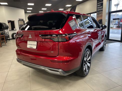 New 2026 Mitsubishi Outlander SE image 7