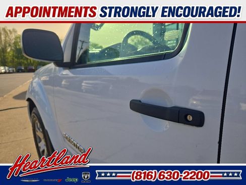 Used 2012 Suzuki Equator Sport AWD/4WD image 32