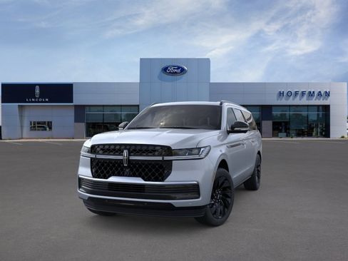 New 2026 Lincoln Navigator L Reserve w/ Jet Appearance Package AWD/4WD image 2