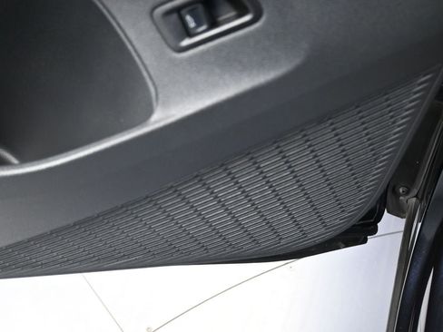 Used 2024 Volkswagen Atlas Cross Sport SE image 14