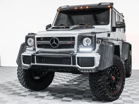Used 2017 Mercedes-Benz G 550 Squared image 10