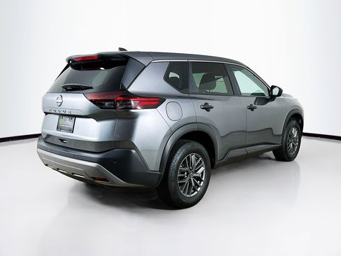 Used 2023 Nissan Rogue S image 9