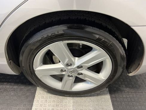 Used 2009 Toyota Camry LE image 15