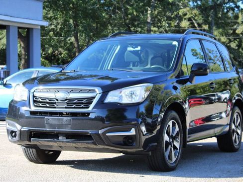 Used 2017 Subaru Forester 2.5i Premium w/ All-Weather Package image 3