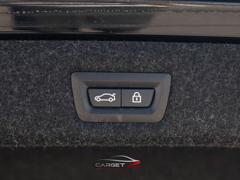 Used 2022 BMW 540i xDrive w/ M Sport Package image 43