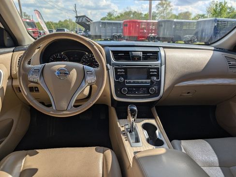 Used 2016 Nissan Altima 2.5 SL w/ Moonroof Package image 17