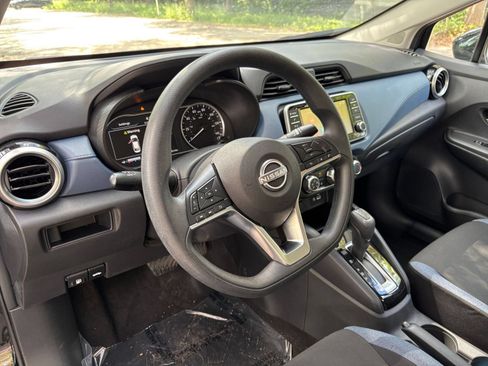 Used 2025 Nissan Versa SV FWD image 28