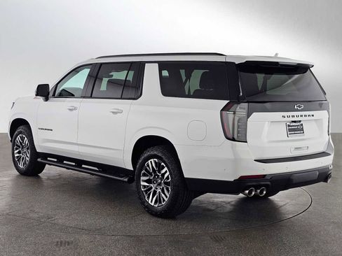 New 2026 Chevrolet Suburban Z71 AWD/4WD image 5