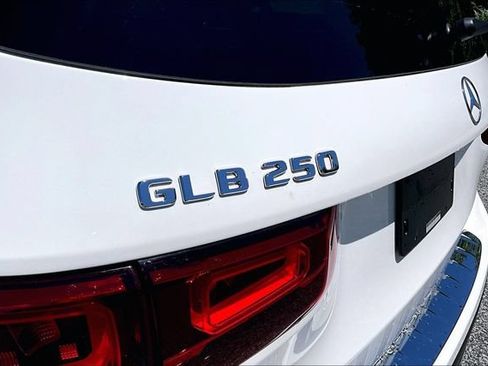Certified 2023 Mercedes-Benz GLB 250 4MATIC image 27