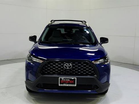 Used 2025 Toyota Corolla Cross LE FWD image 2