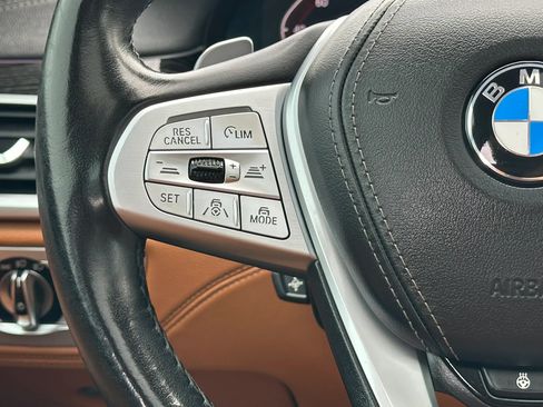 Used 2020 BMW 740i w/ Premium Package RWD image 36