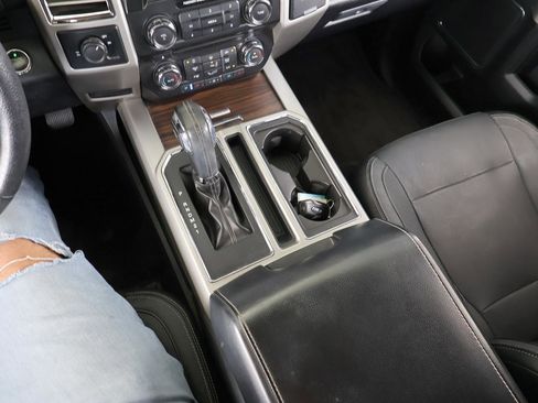 Used 2015 Ford F150 Lariat RWD image 50