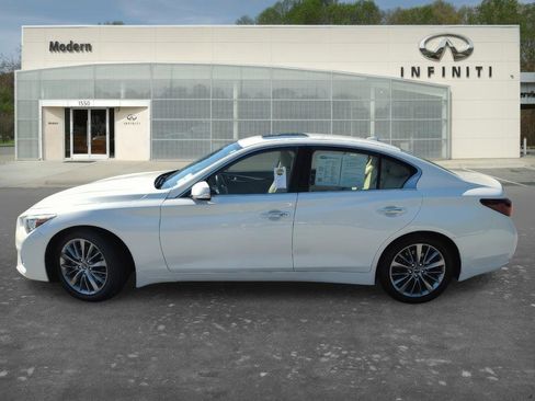 Used 2018 INFINITI Q50 Luxe w/ Essential Package (3.0T Luxe) RWD image 6