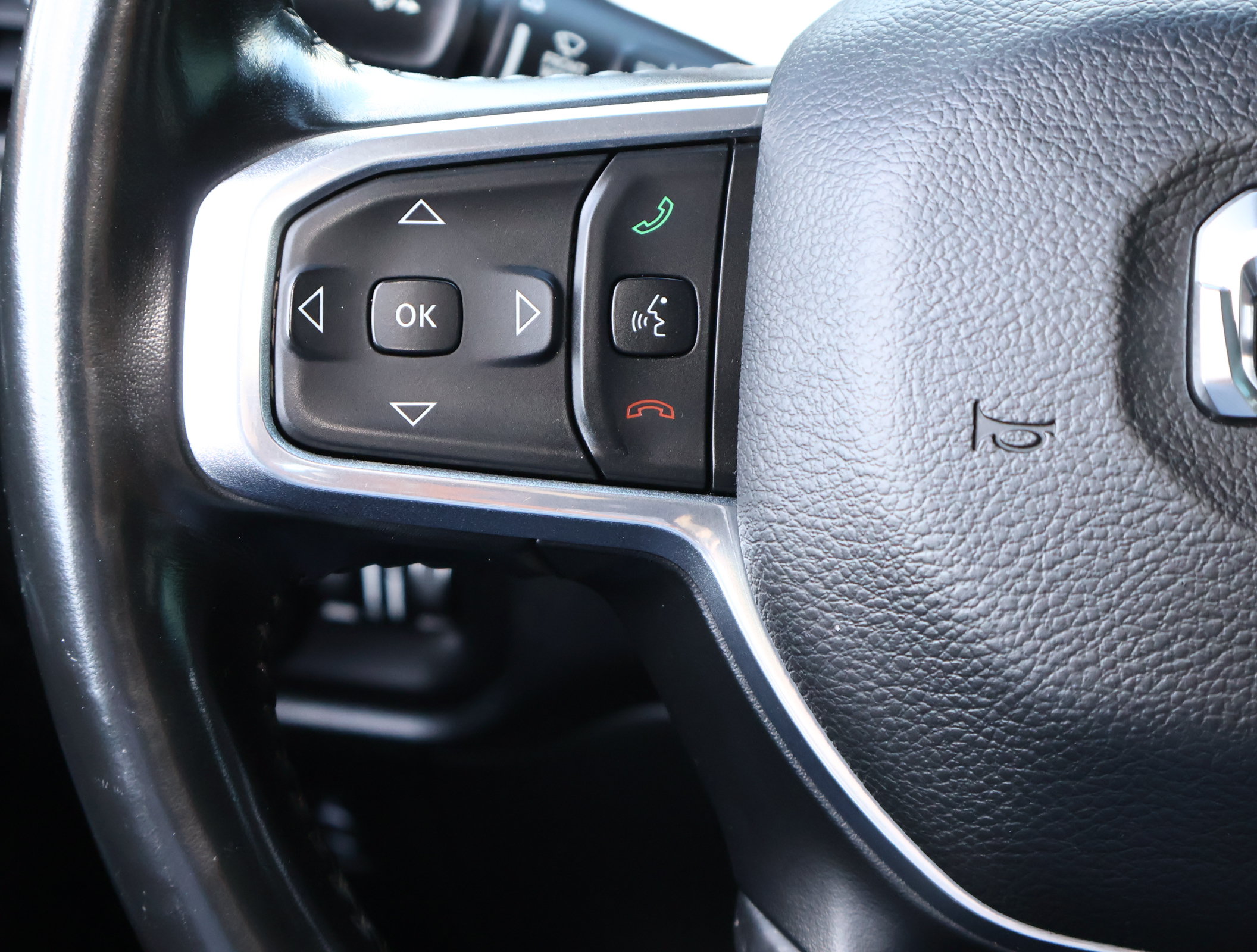 Used 2021 RAM 1500 Laramie AWD/4WD image 14