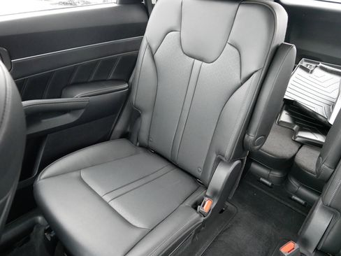 Certified 2023 Kia Sorento SX image 12