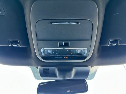 Used 2025 Ford F150 Lariat AWD/4WD image 16