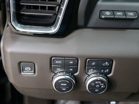 Used 2024 GMC Sierra 2500 Denali w/ Denali Reserve Package AWD/4WD image 15