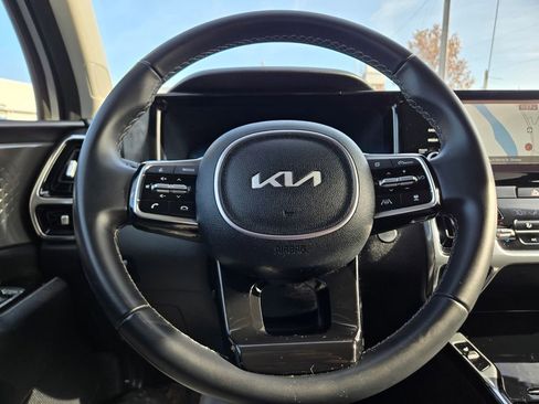 Used 2023 Kia Sorento SX image 17