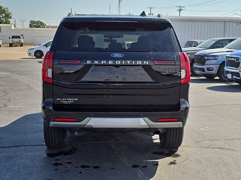 Used 2025 Ford Expedition Platinum w/ Driver's Package AWD/4WD image 61