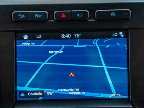 Used 2018 Ford F150 Platinum w/ Equipment Group 701A Luxury image 33