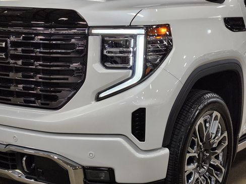 Used 2025 GMC Sierra 1500 Denali Ultimate AWD/4WD image 14
