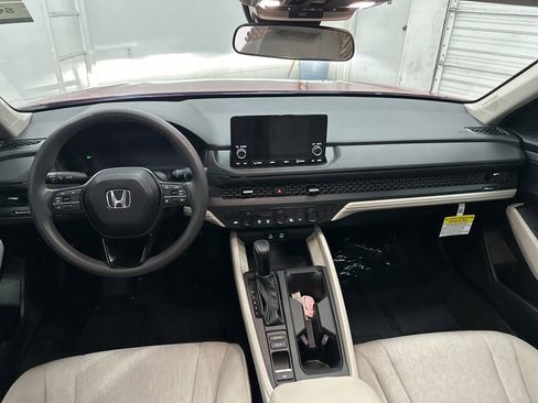 Used 2024 Honda Accord EX image 17