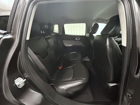 Certified 2022 Jeep Compass Limited image 18