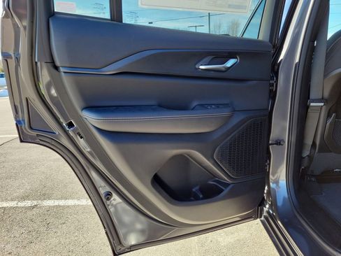 New 2025 Jeep Grand Cherokee L Limited w/ Black Appearance Package image 11