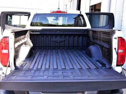 Used 2022 Chevrolet Colorado W/T w/ WT Convenience Package AWD/4WD image 25