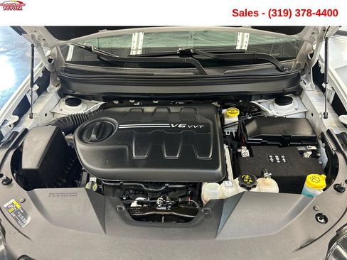 Used 2021 Jeep Cherokee Limited w/ Elite Package AWD/4WD image 25