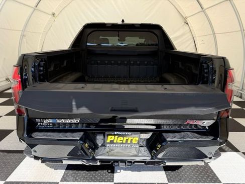 Used 2025 Chevrolet Silverado EV RST AWD/4WD image 4