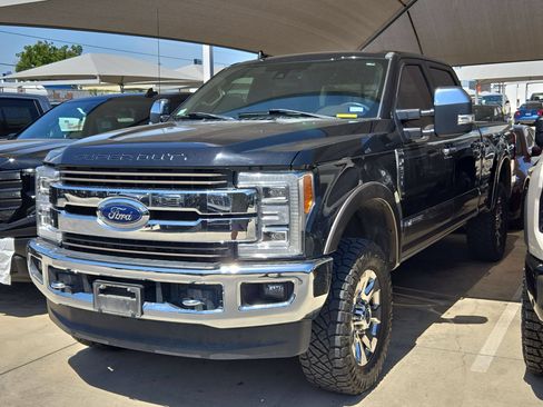 Used 2019 Ford F250 King Ranch w/ King Ranch Ultimate Package AWD/4WD image 3