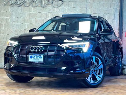 Used 2021 Audi e-tron Premium w/ Convenience Plus Package image 2