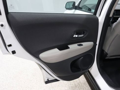 Used 2022 Honda HR-V LX image 19