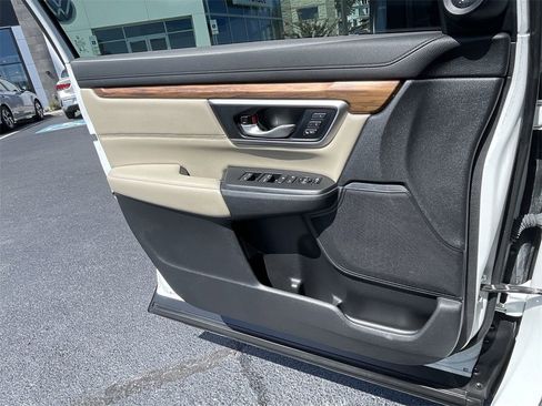 Used 2020 Honda CR-V Touring image 21