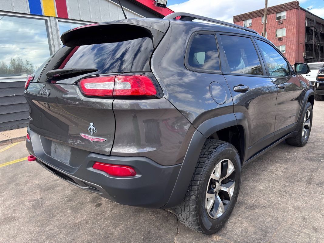 Used 2015 Jeep Cherokee Trailhawk w/ Cold Weather Group AWD/4WD image 4