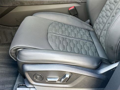 New 2026 Audi RS Q8 performance image 20