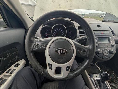 Used 2012 Kia Soul + FWD image 32
