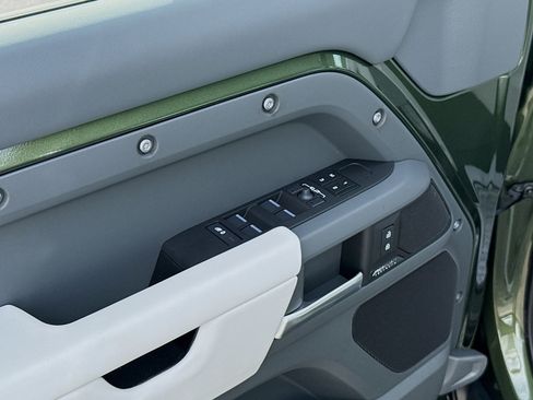 New 2026 Land Rover Defender 110 X-Dynamic SE AWD/4WD image 23
