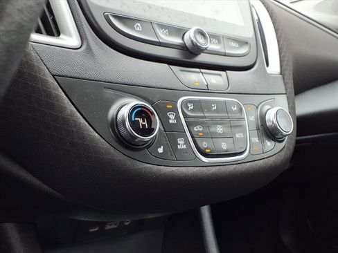 Used 2022 Chevrolet Malibu LT image 14