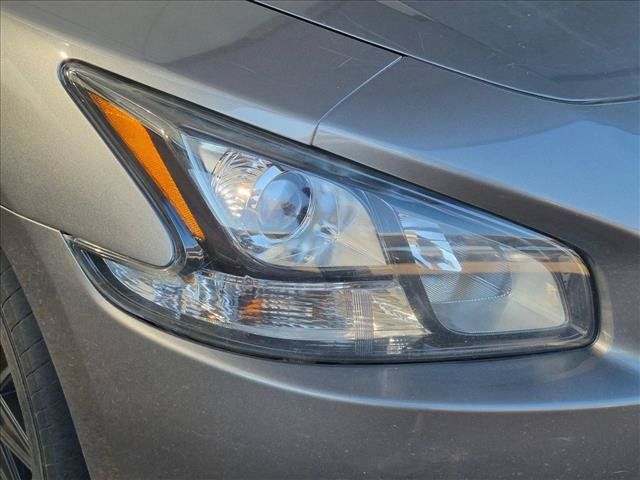 Used 2014 Nissan Maxima 3.5 SV w/ Sport Package FWD image 11