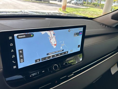 New 2025 Mitsubishi Outlander SE image 11