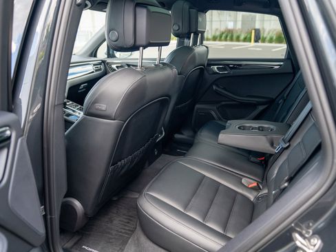 Certified 2026 Porsche Macan AWD/4WD image 22