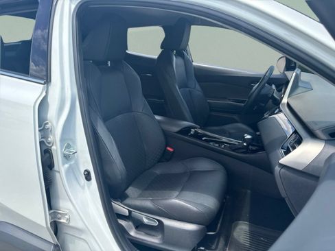 Used 2022 Toyota C-HR Limited FWD image 27