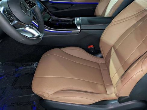 New 2026 Mercedes-Benz CLE 300 4MATIC Coupe image 4